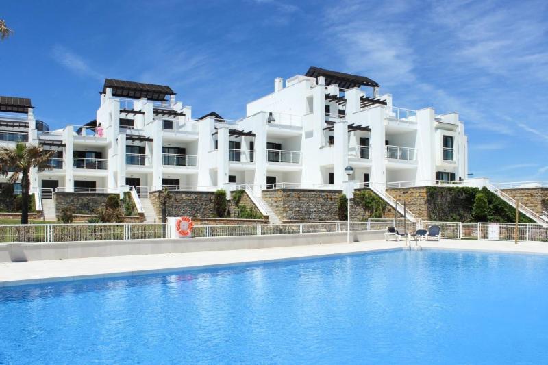 Casares Del Mar Luxury Apartments Penthouse With Beach Access Exterior photo